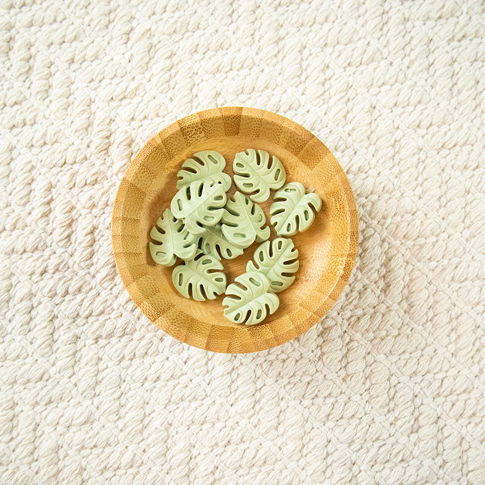 Monstera Leaf Needle Stoppers