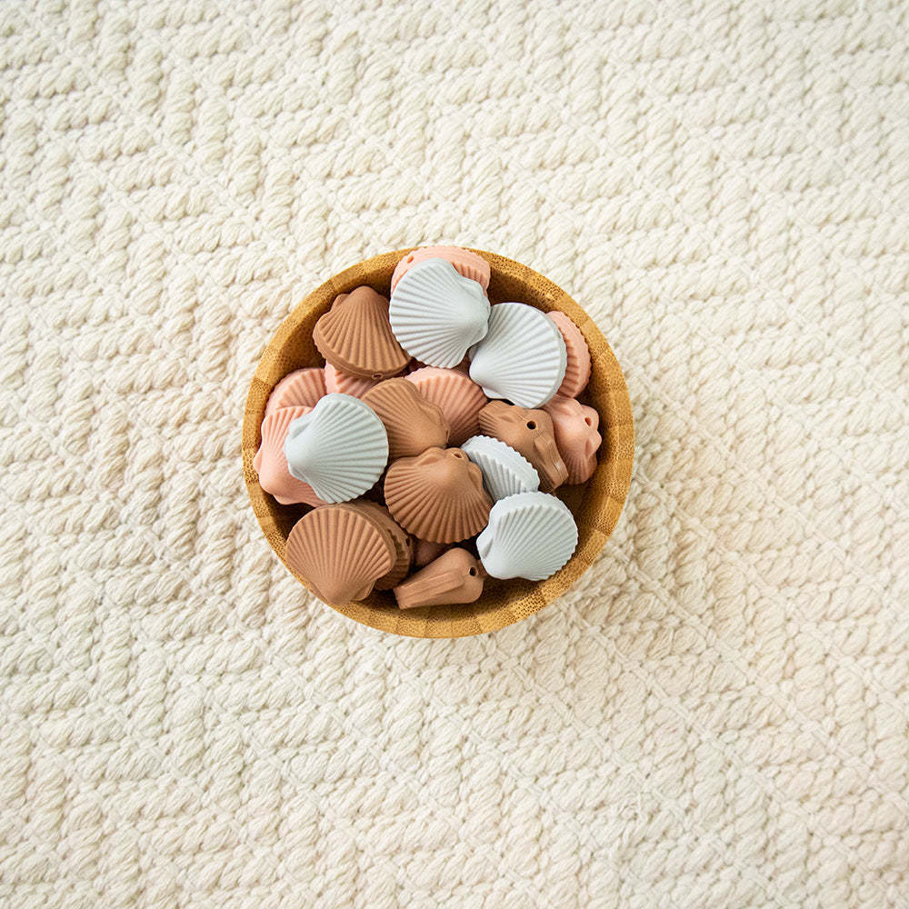 Scallop Shell Needle Stoppers