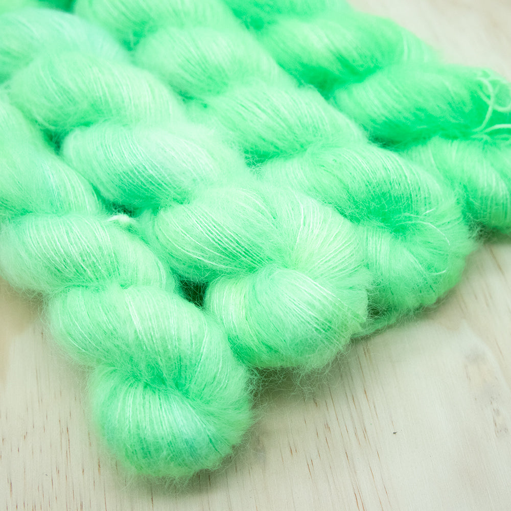 Ron　テーラーメイド スタンド式　ミントグリーン Cross Stitch Stand Mini - Green – Velke Potoky