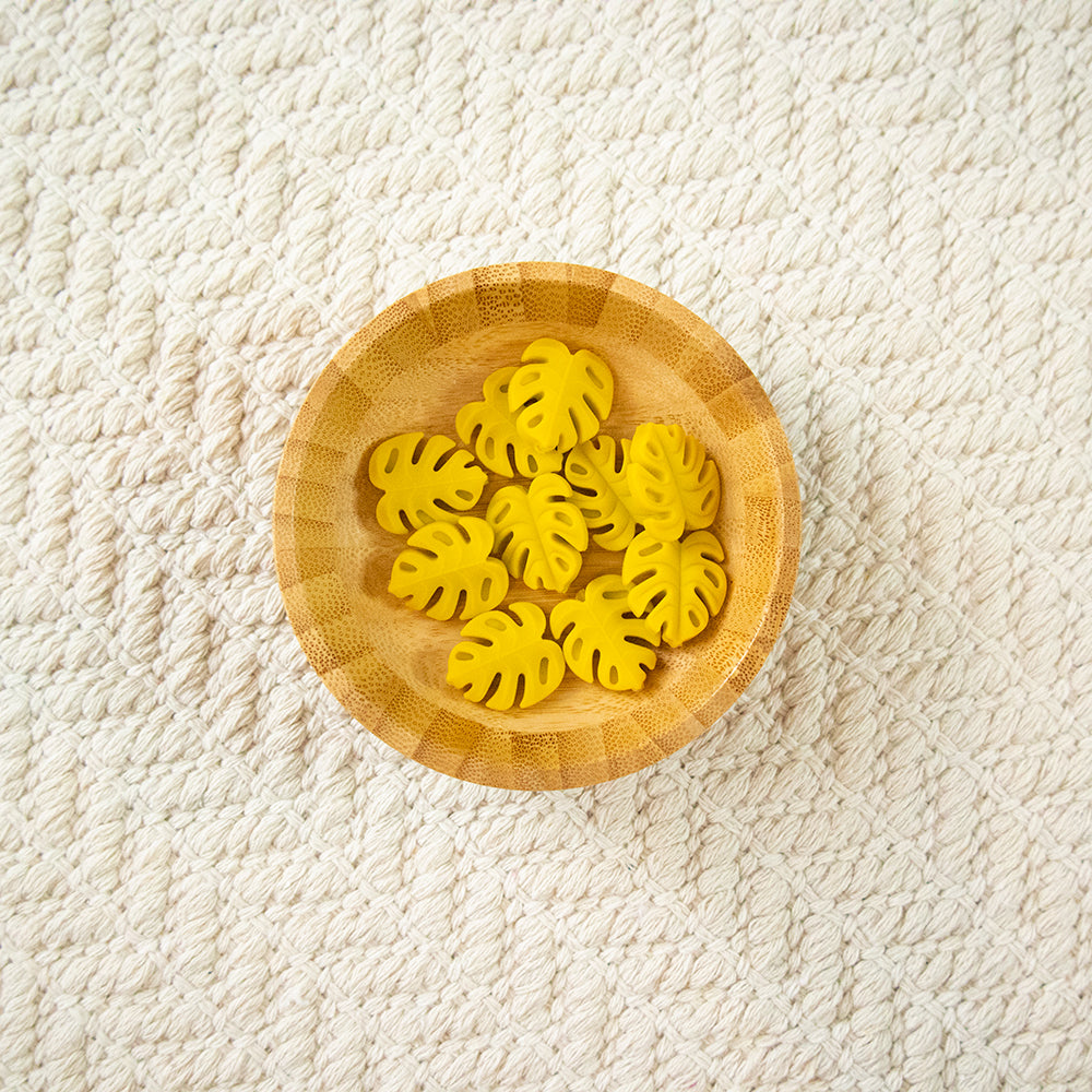 Monstera Leaf Needle Stoppers